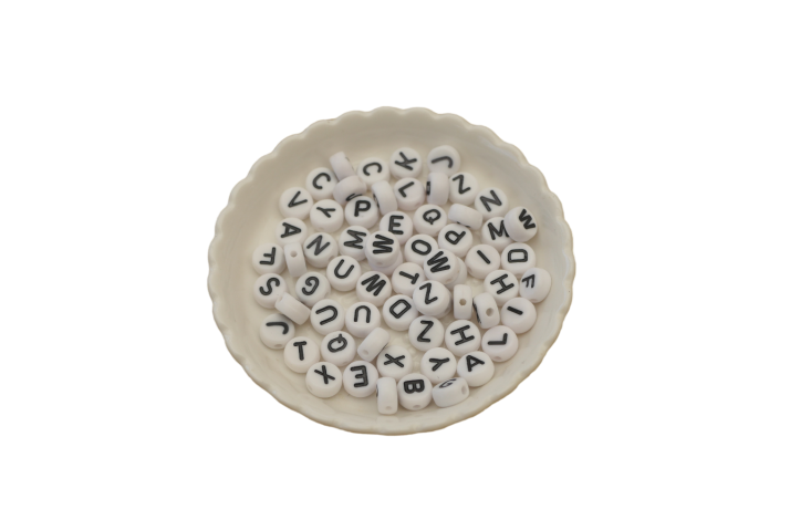 St af 10 stk Perler bogstaver, hvid - sort